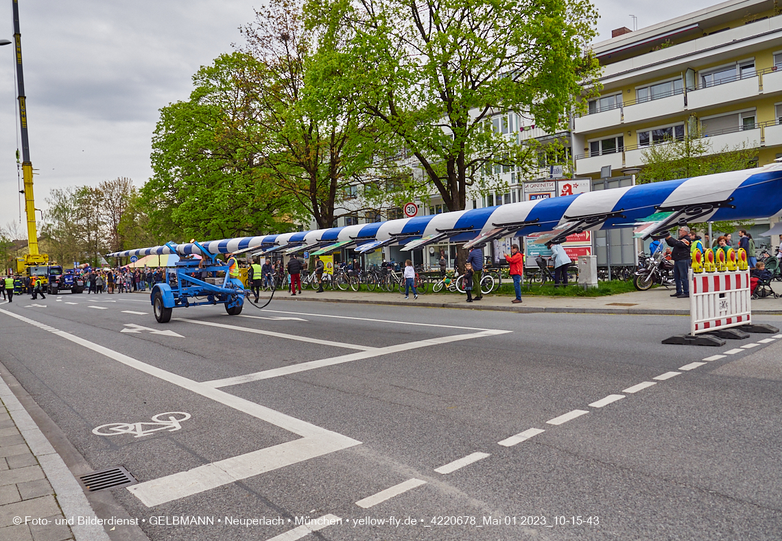 01.05.2023 - Maibaumaufstellung in Berg am Laim